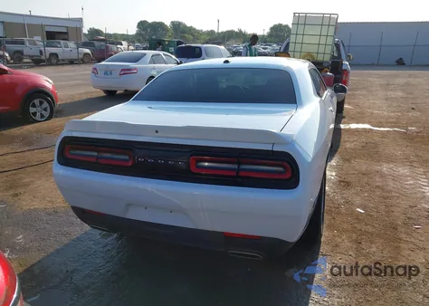 2020 Dodge Challenger Sxt z USA, uszkodzony, nr VIN 2C3CDZAG6LH137787